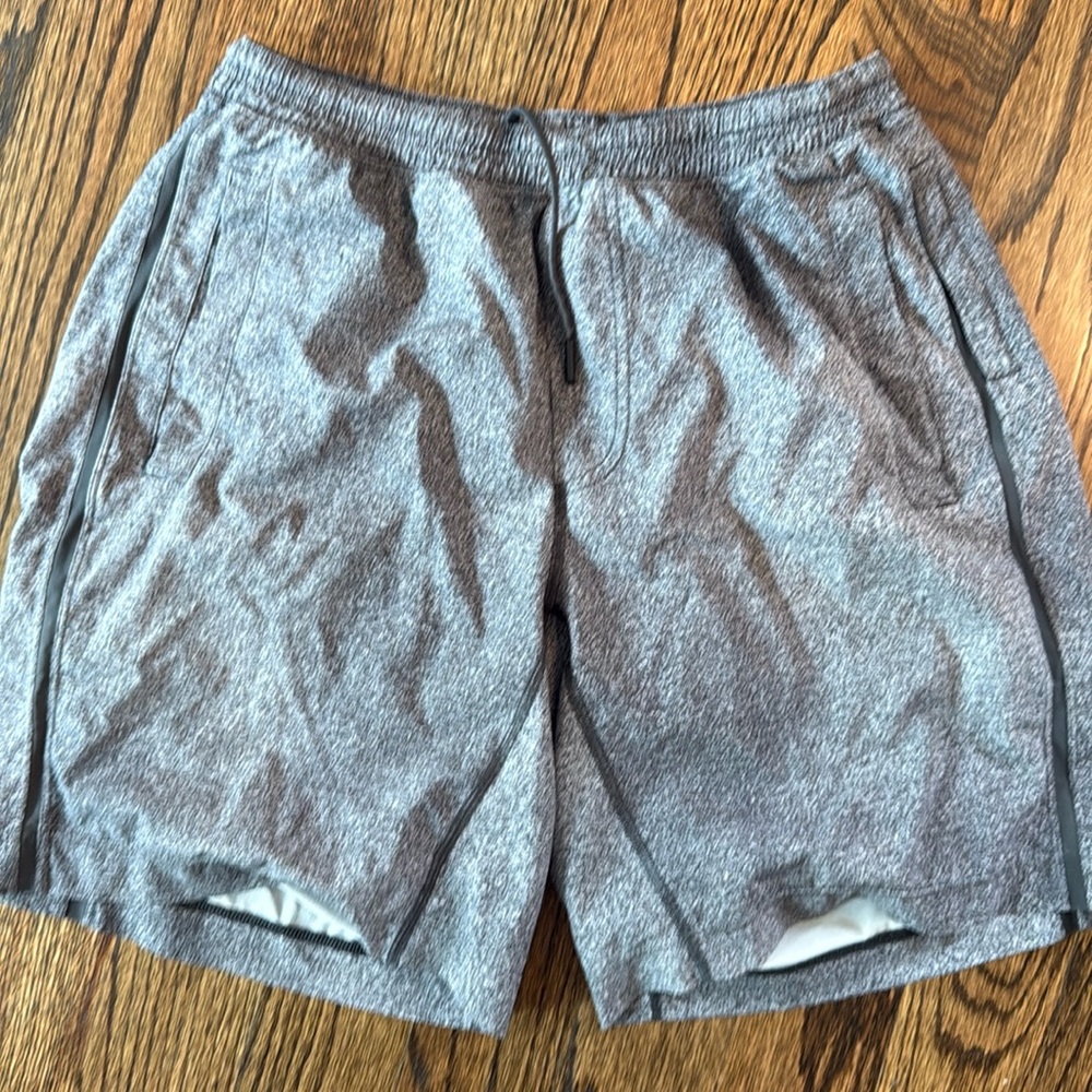 Lululemon men’s shorts size L